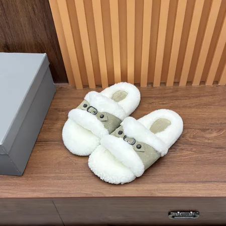 バレンシアガ スリッパ