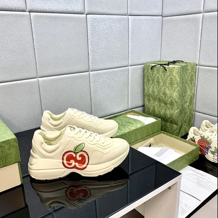 グッチ スニーカー