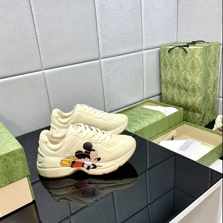 グッチ スニーカー