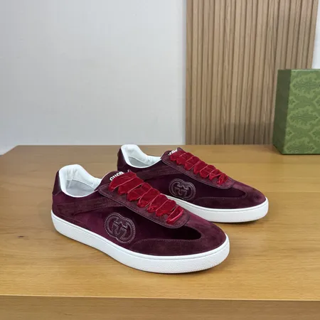 グッチ カジュアルシューズ