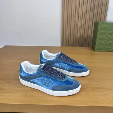 グッチ カジュアルシューズ