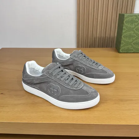 グッチ カジュアルシューズ
