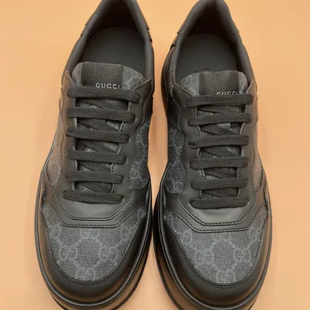 グッチ カジュアルシューズ