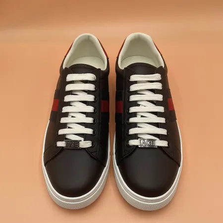 グッチ カジュアルシューズ