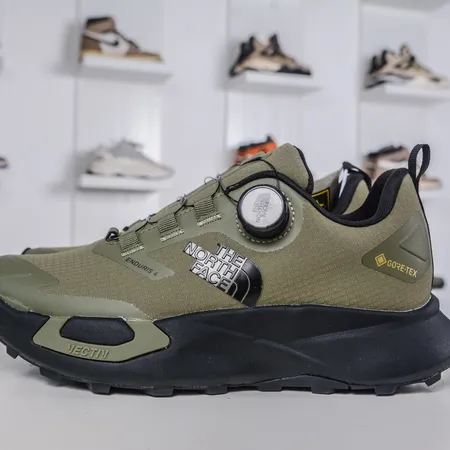 ノースフェイス スニーカー