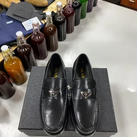 プラダ ビジネスシューズ