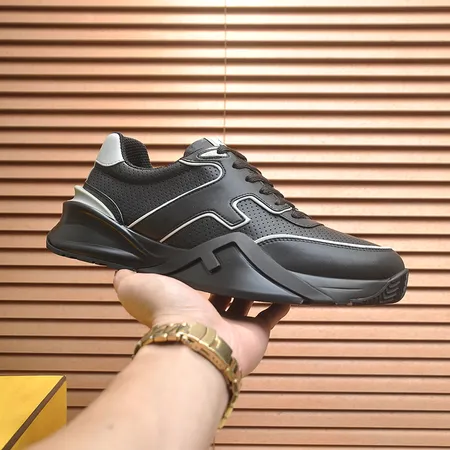 フェンディ スニーカー