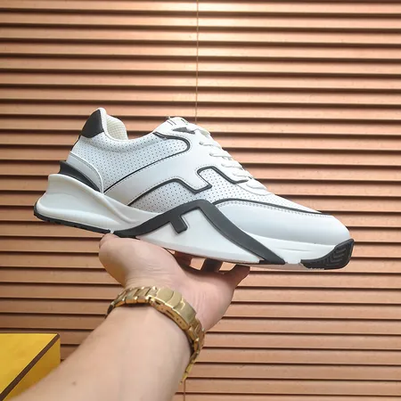 フェンディ スニーカー