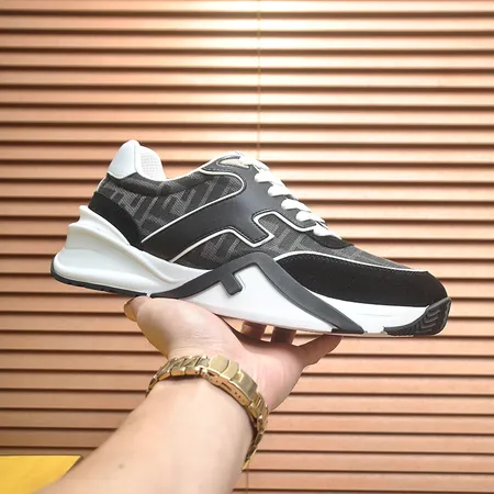 フェンディ スニーカー