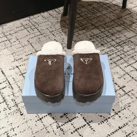 プラダ スリッパ