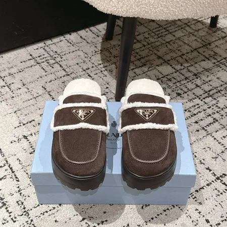 プラダ スリッパ