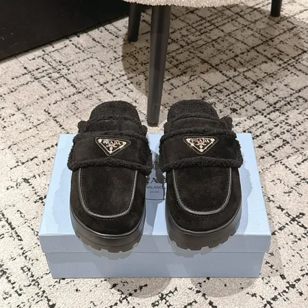 プラダ スリッパ