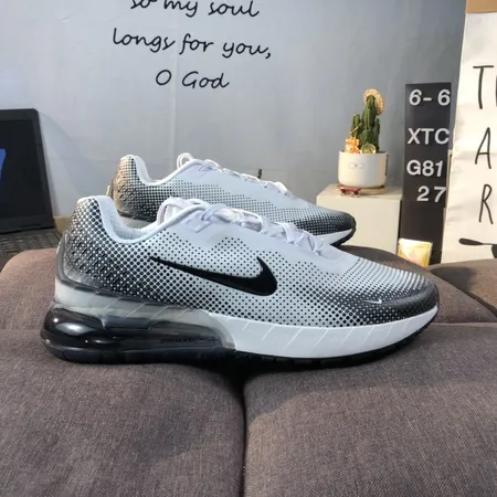 ナイキ スニーカー