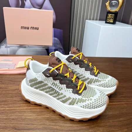 ミュウミュウ スニーカー