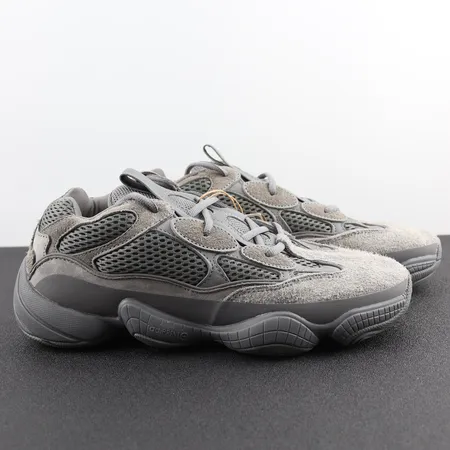 アディダス スニーカー