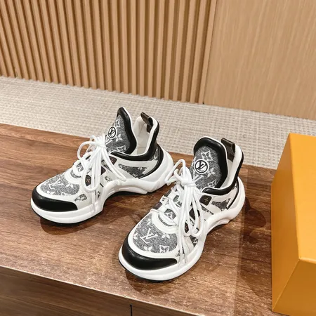 ルイヴィトン スニーカー