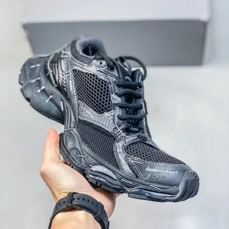 バレンシアガ スニーカー