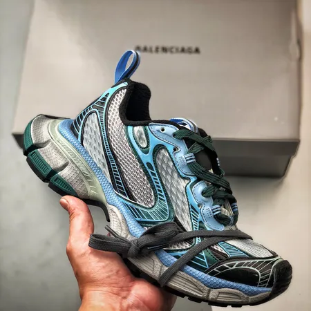 バレンシアガ スニーカー