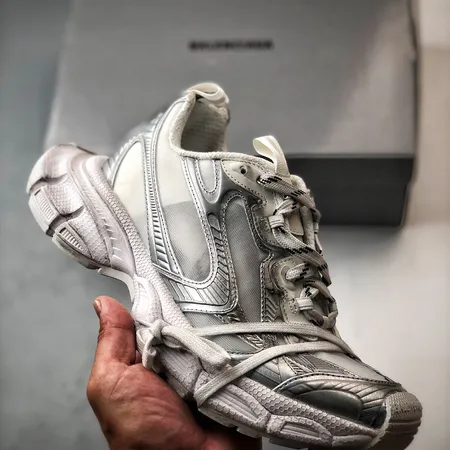 バレンシアガ スニーカー