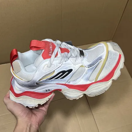 バレンシアガ スニーカー