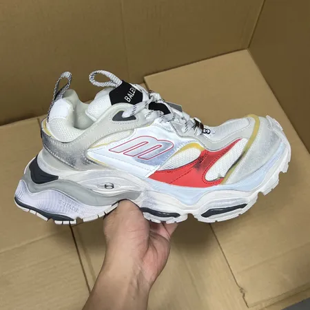 バレンシアガ スニーカー