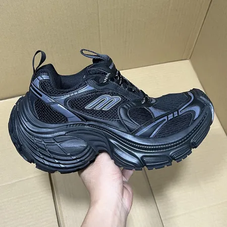 バレンシアガ スニーカー