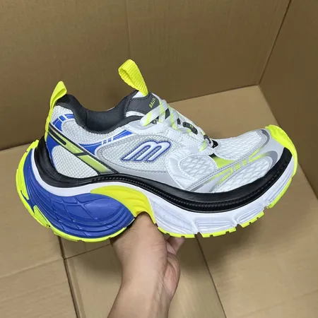 バレンシアガ スニーカー