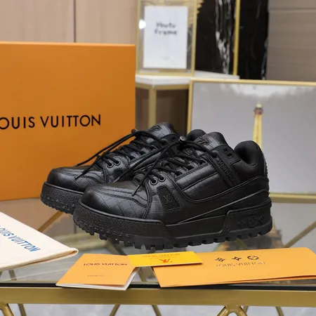 ルイヴィトン カジュアルシューズ