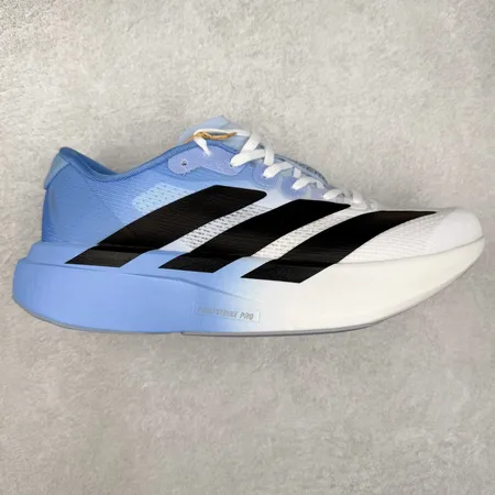 アディダス スニーカー