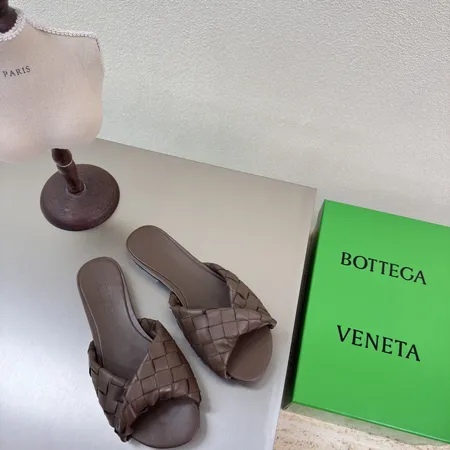 ボッテガ ヴェネタ スリッパ