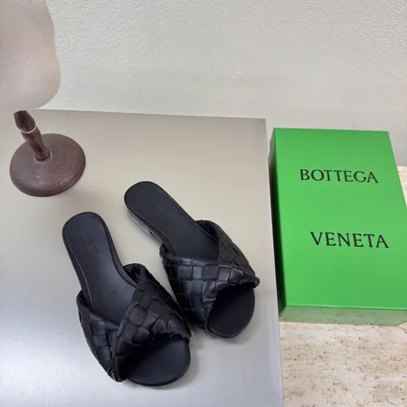 ボッテガ ヴェネタ スリッパ