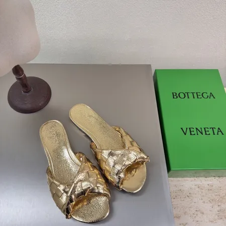 ボッテガ ヴェネタ スリッパ