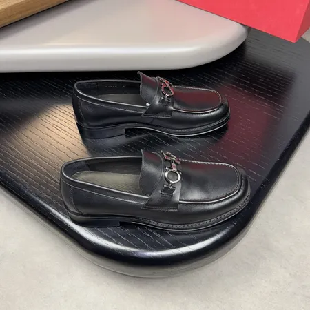 フェラガモ ビジネスシューズ