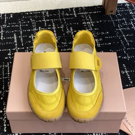 ミュウミュウ カジュアルシューズ