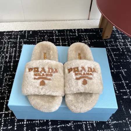 プラダ スリッパ