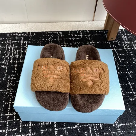 プラダ スリッパ