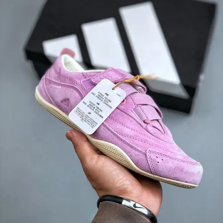 アディダス カジュアルシューズ