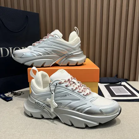 ディオール スニーカー