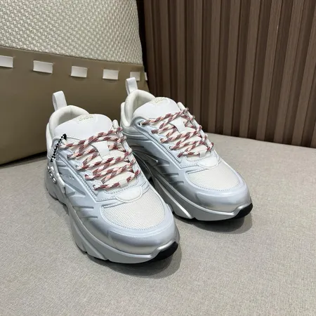 ディオール スニーカー