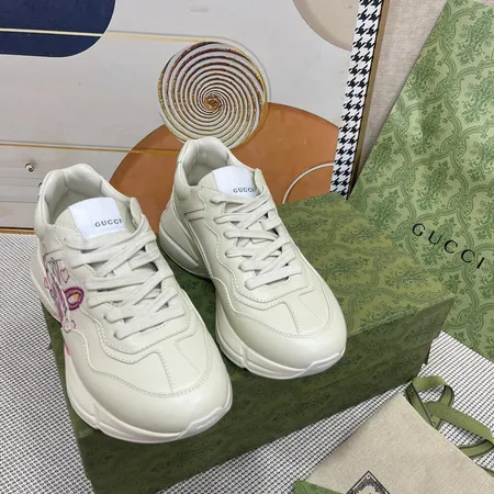 グッチ スニーカー