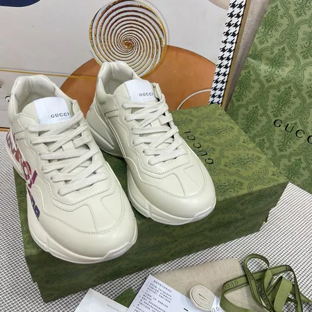 グッチ スニーカー