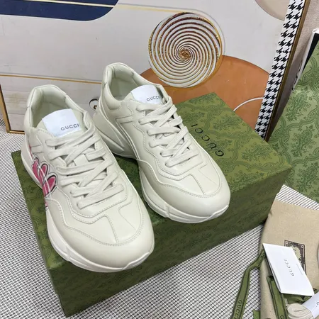グッチ スニーカー