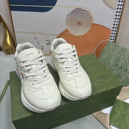 グッチ スニーカー