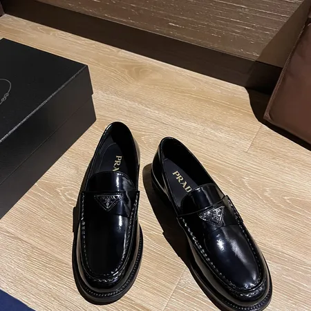 プラダ ビジネスシューズ