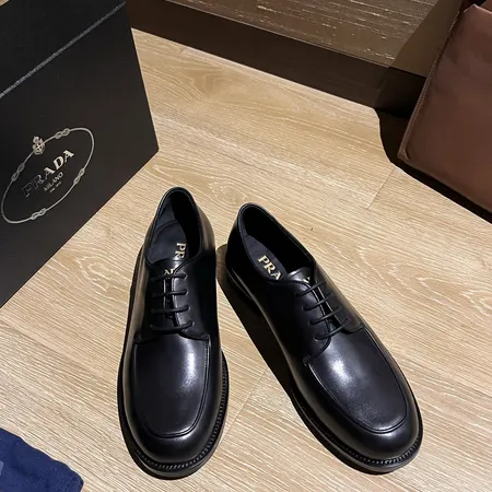 プラダ ビジネスシューズ