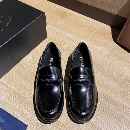 プラダ ビジネスシューズ