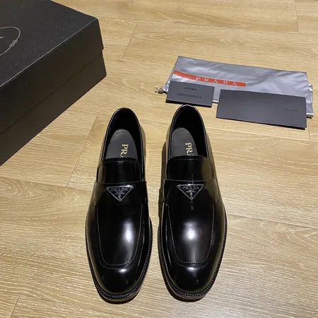 プラダ ビジネスシューズ