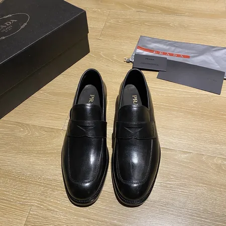 プラダ ビジネスシューズ