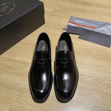 プラダ ビジネスシューズ