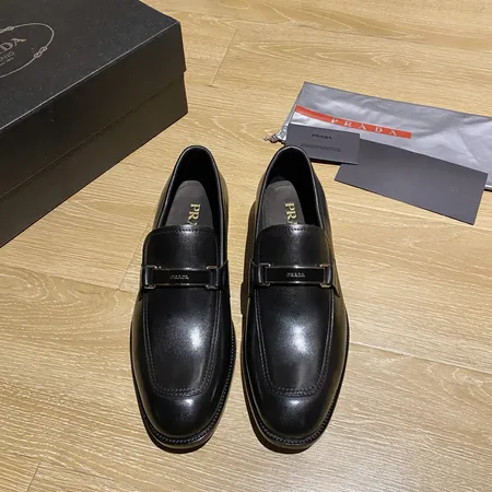 プラダ ビジネスシューズ